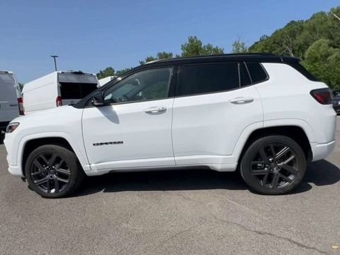 Used 2024 Jeep Compass Limited w/ High Altitude Package AWD/4WD image 5