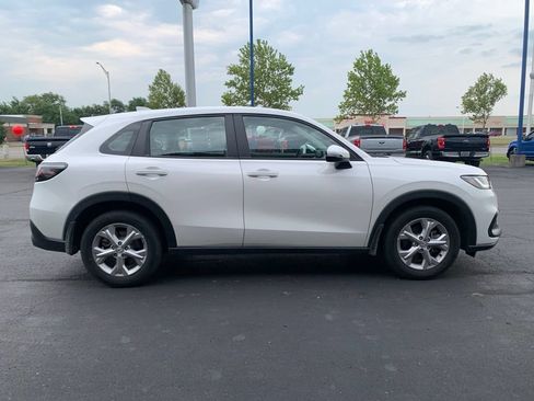 Used 2025 Honda HR-V LX image 2