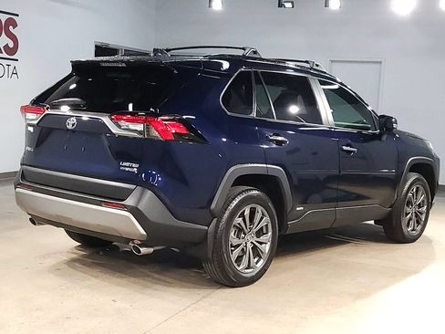 Used 2022 Toyota RAV4 Limited AWD/4WD image 7