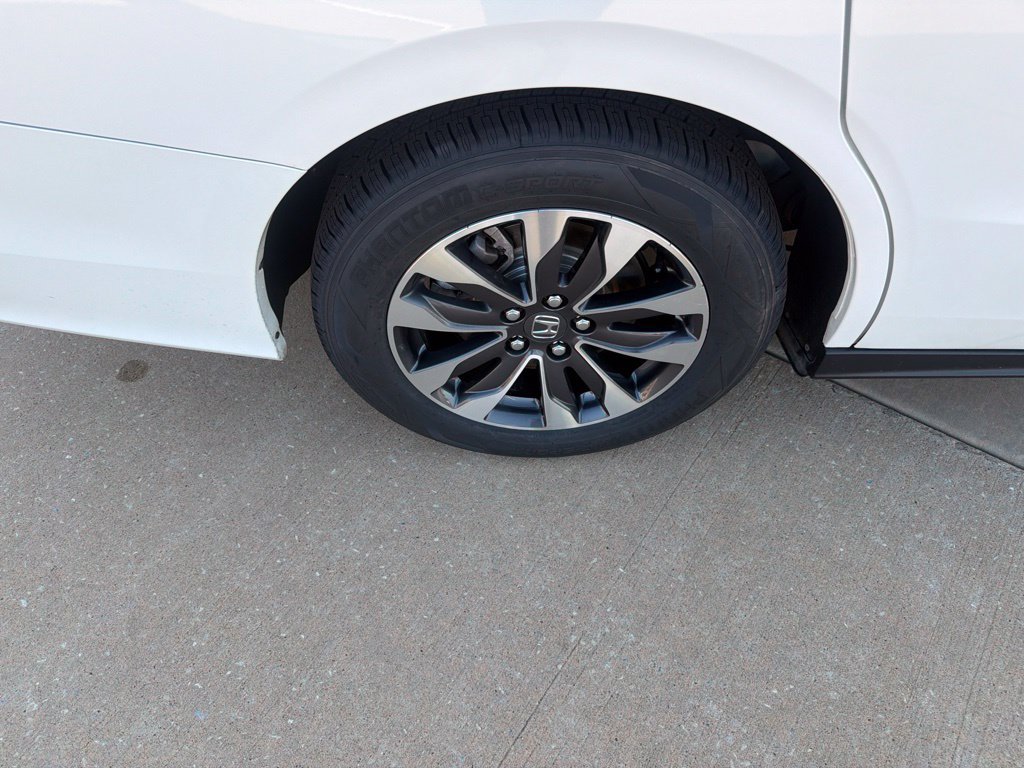 Certified 2024 Honda Odyssey EX-L image 12