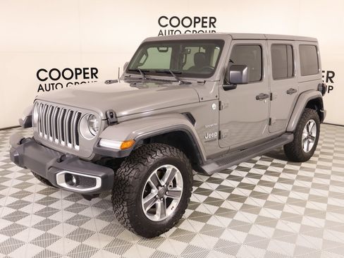 Used 2019 Jeep Wrangler Unlimited Sahara AWD/4WD image 11