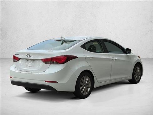 Used 2015 Hyundai Elantra SE w/ Option Group 02 FWD image 5