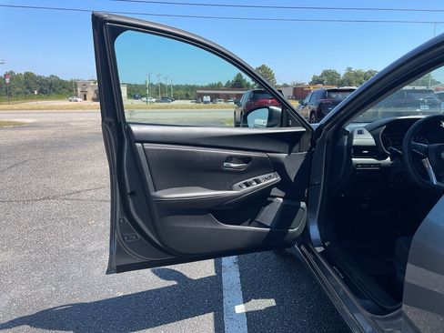 New 2025 Nissan Sentra SV w/ All-Weather Package image 8