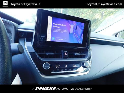 Used 2025 Toyota Corolla LE FWD image 9