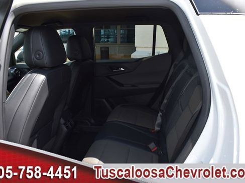 New 2026 Chevrolet Equinox LT w/ Convenience Package II FWD image 17