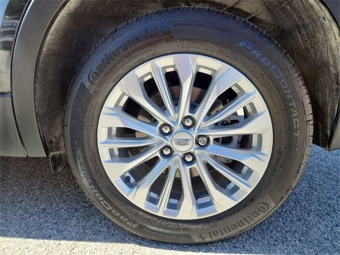 Used 2024 Cadillac XT4 Luxury w/ Cold Weather Package image 32