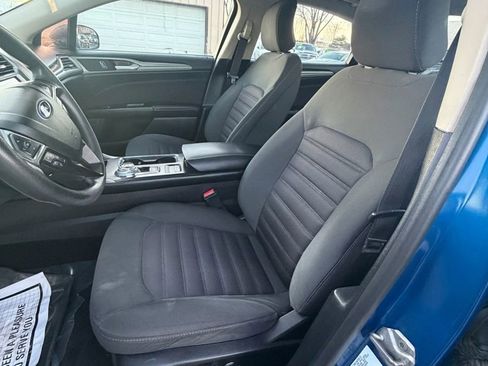 Used 2017 Ford Fusion SE w/ Fusion SE Technology Package FWD image 24