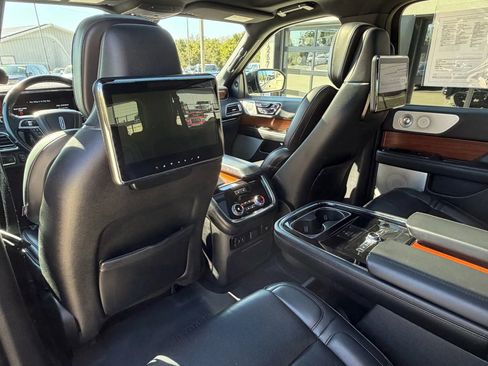 Used 2019 Lincoln Navigator L Reserve image 39