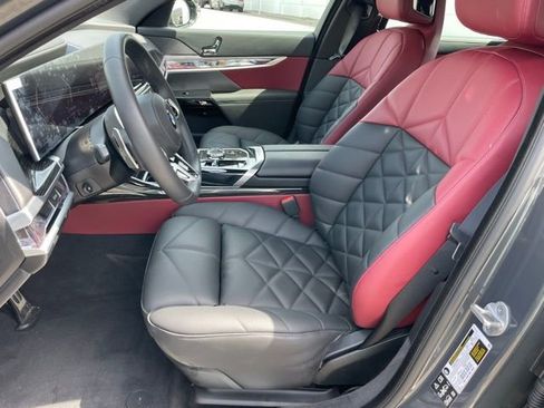 Used 2026 BMW 740i xDrive w/ Premium Package AWD/4WD image 6