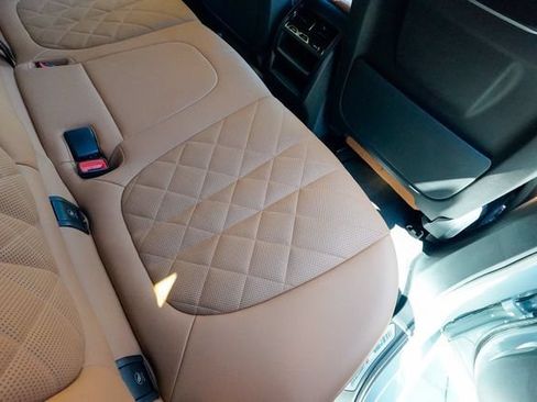 Used 2024 BMW X5 sDrive40i w/ M Sport Package RWD image 97