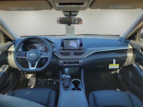 New 2025 Nissan Altima 2.5 SR image 18