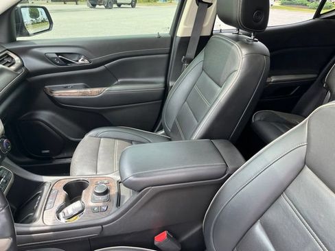 Used 2022 GMC Acadia Denali w/ Denali Ultimate Package AWD/4WD image 15