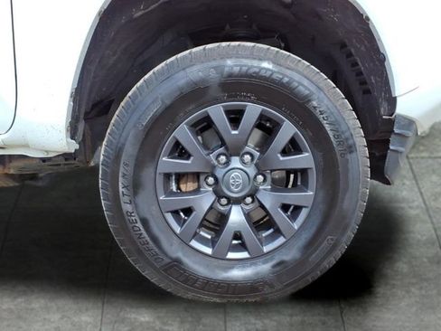 Used 2021 Toyota Tacoma SR5 image 9