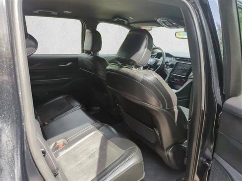 Used 2024 Jeep Grand Cherokee Altitude AWD/4WD image 21