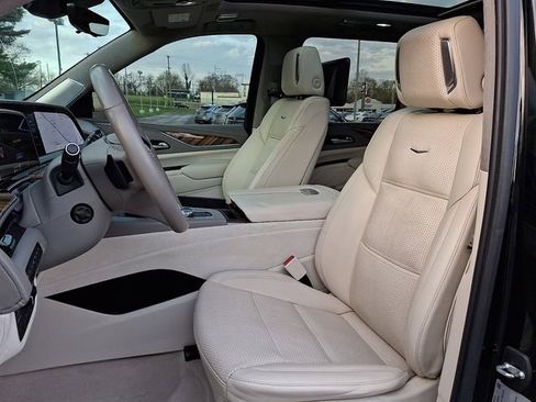 Used 2021 Cadillac Escalade ESV Premium Luxury Platinum AWD/4WD image 14