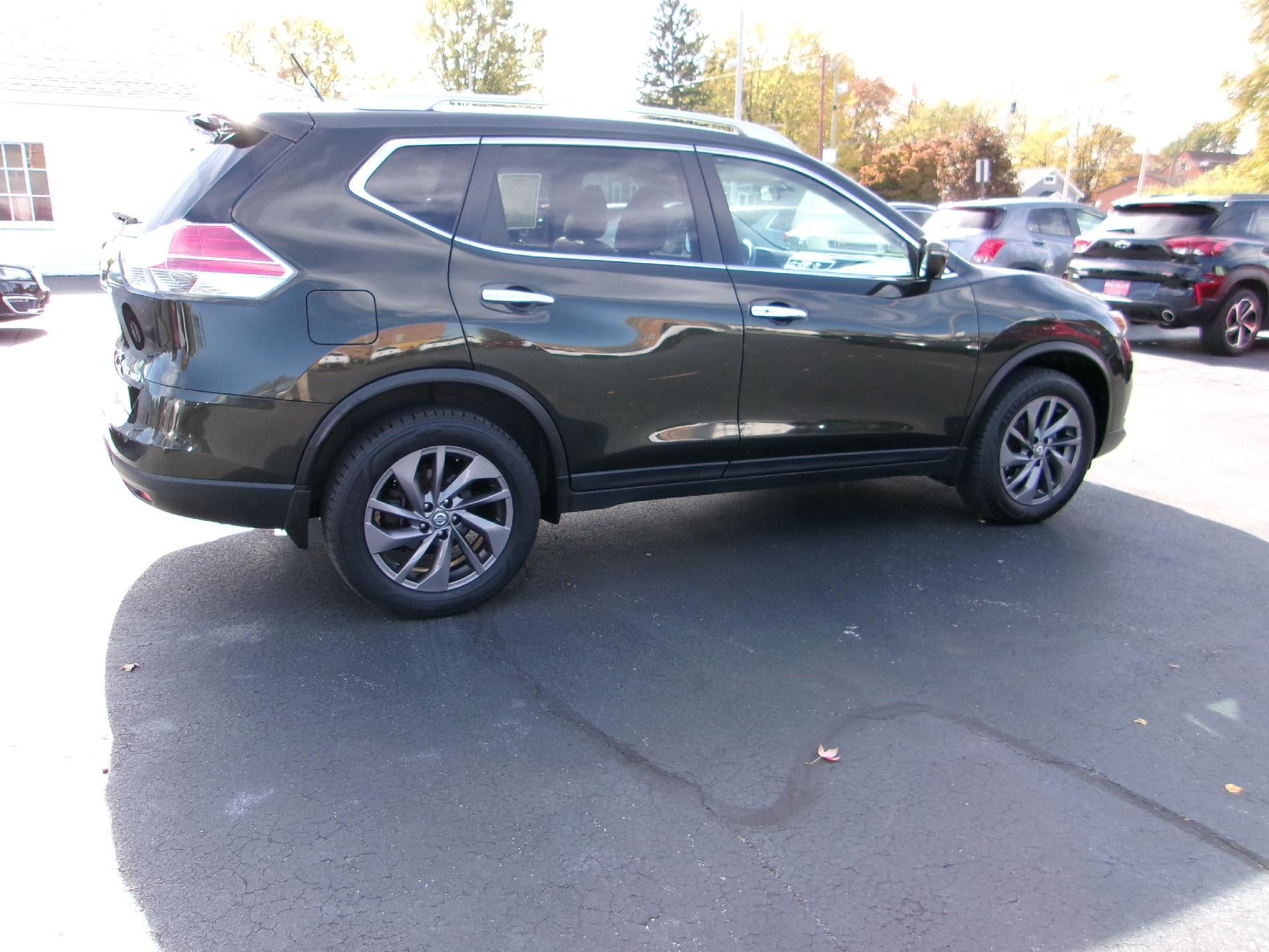 Used 2016 Nissan Rogue SL w/ SL Premium Package AWD/4WD image 5