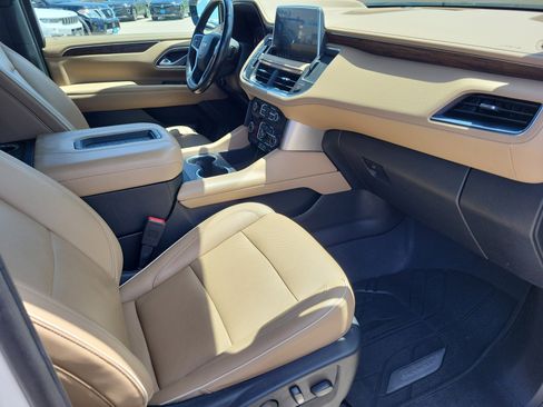 Used 2021 Chevrolet Suburban Premier image 9