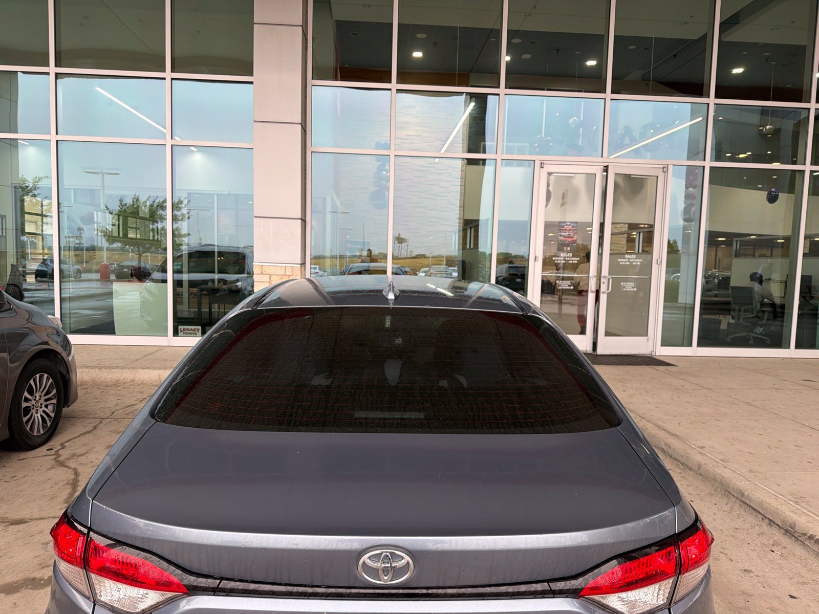 Used 2021 Toyota Corolla LE FWD image 14