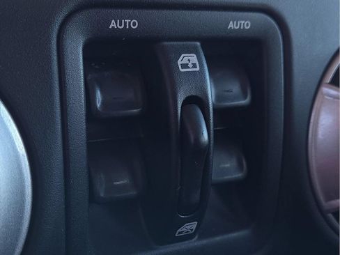 Used 2017 Jeep Wrangler Unlimited Rubicon AWD/4WD image 15