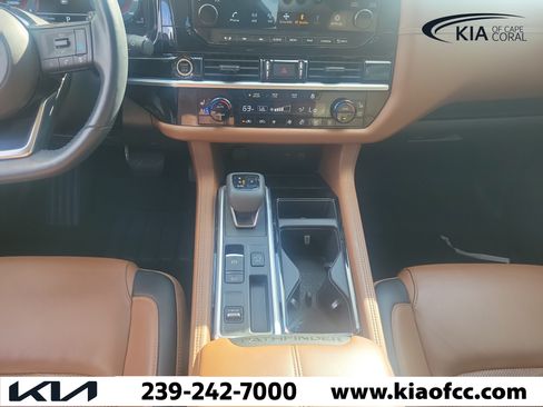 Used 2024 Nissan Pathfinder Platinum FWD image 19
