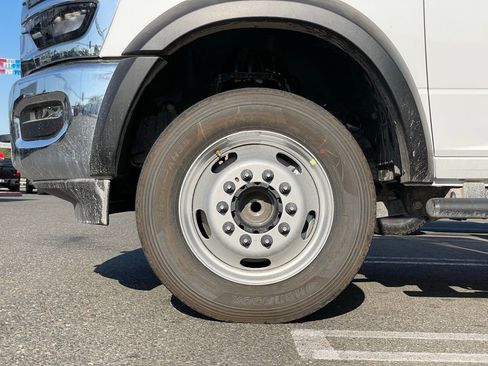 New 2026 RAM 5500 Tradesman w/ Chrome Appearance Group image 32