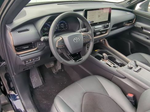 Certified 2025 Toyota Grand Highlander AWD Hybrid image 9