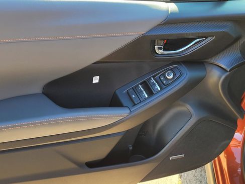 Used 2025 Subaru Crosstrek 2.5i Limited w/ Crosstrek Mirror Package image 4