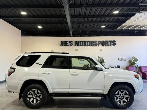 Used 2021 Toyota 4Runner TRD Off-Road AWD/4WD image 4