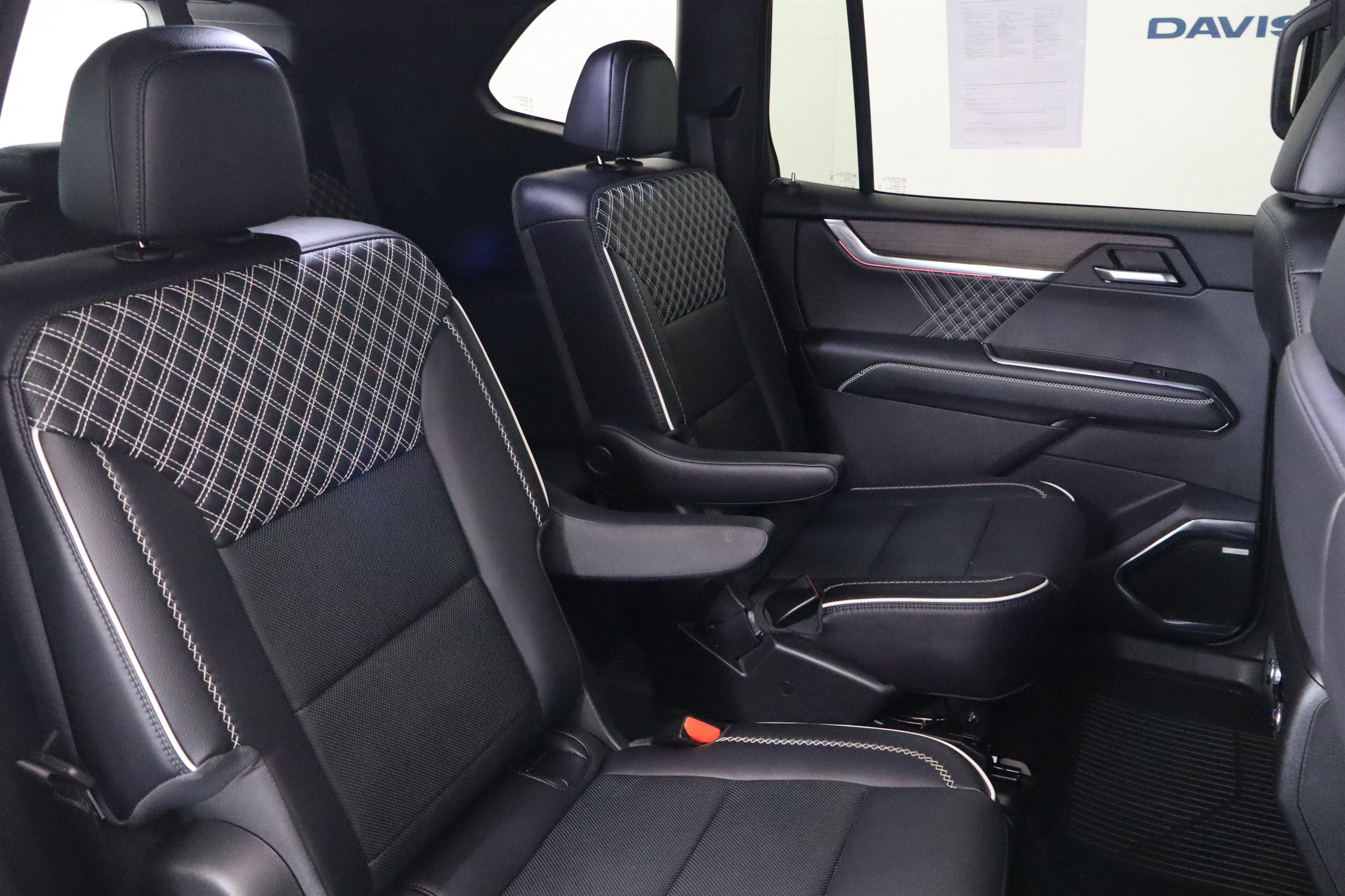 Used 2025 GMC Acadia Denali w/ LPO, Floor Liner Package AWD/4WD image 22
