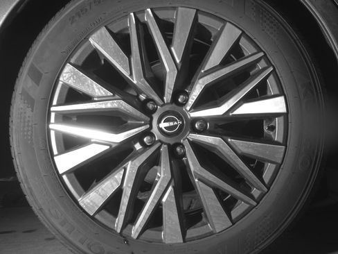 Used 2025 Nissan Altima 2.5 SV FWD image 15