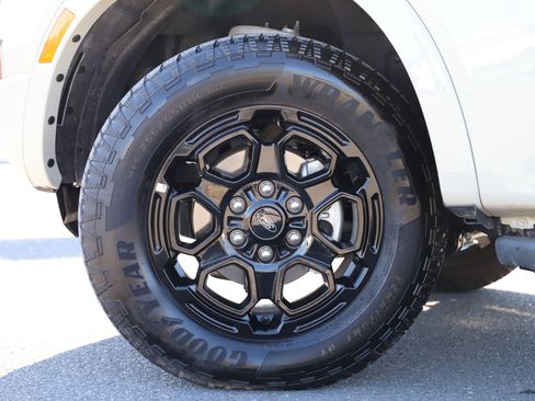 Certified 2025 Ford Ranger Lariat w/ Black Appearance Package image 2