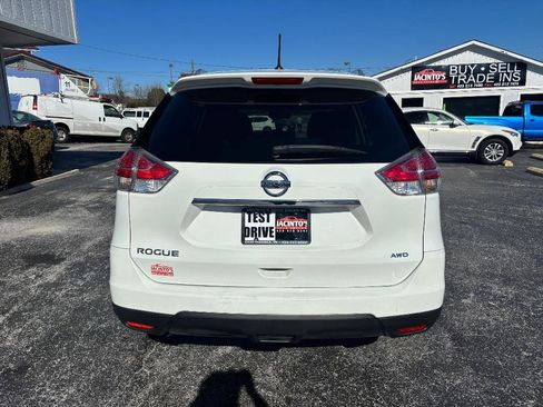 Used 2016 Nissan Rogue S w/ Appearance Package image 8
