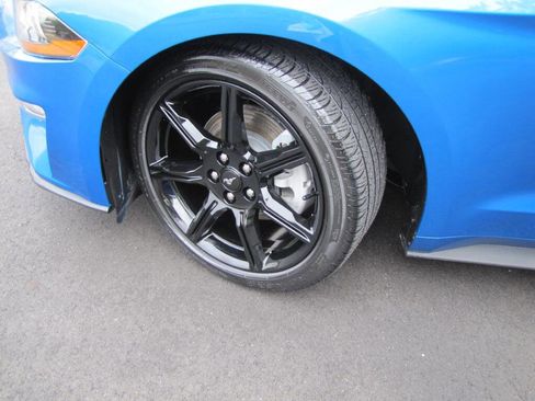 Used 2020 Ford Mustang Convertible w/ Equipment Group 101A image 33