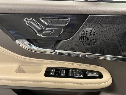 Used 2023 Lincoln Corsair Reserve w/ Equipment Group 201A image 18