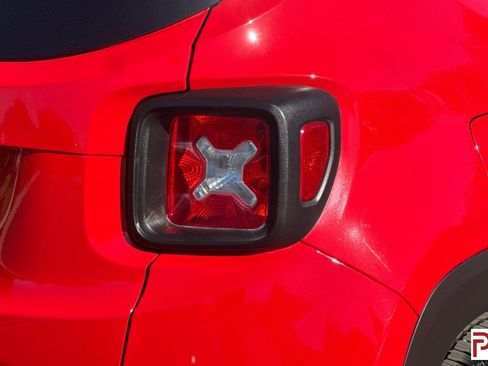 Used 2019 Jeep Renegade Altitude w/ Quick Order Package 2XM FWD image 32