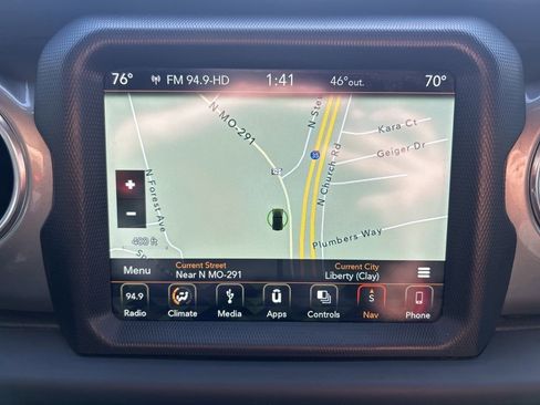 Used 2018 Jeep Wrangler Unlimited Sahara image 28