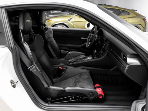 Used 2016 Porsche 911 GT3 RS RWD image 33
