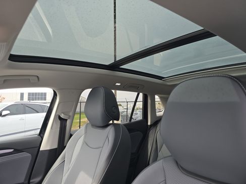 New 2026 Volkswagen Tiguan SE image 9