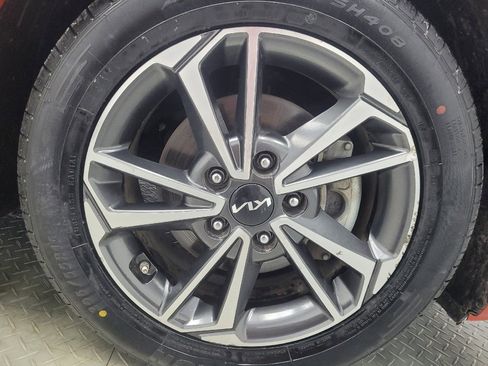 Used 2022 Kia Forte LXS FWD image 31