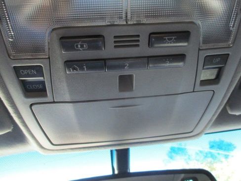 Used 2012 Toyota Camry SE w/ Leather Pkg image 28