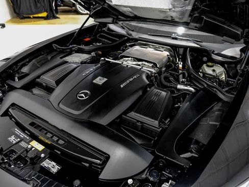 Used 2018 Mercedes-Benz AMG GT C w/ AMG Interior Night Package image 40