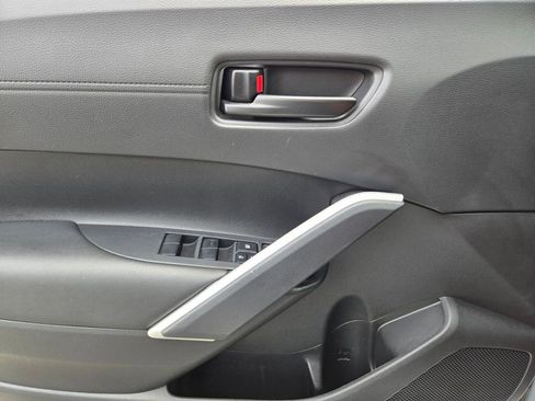 Used 2023 Toyota Corolla Cross LE w/ Moonroof Package FWD image 18