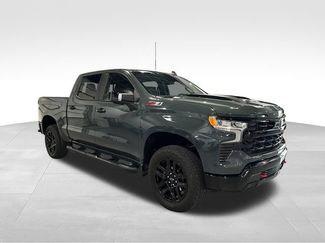 Used 2025 Chevrolet Silverado 1500 LT Trail Boss w/ Convenience Package II AWD/4WD video 3