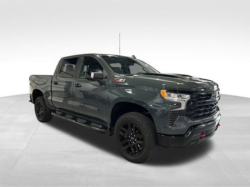 Used 2025 Chevrolet Silverado 1500 LT Trail Boss w/ Convenience Package II AWD/4WD image 3