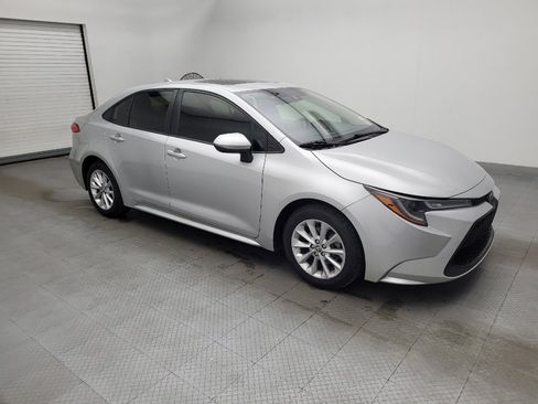 Used 2022 Toyota Corolla LE w/ LE Premium Package image 11