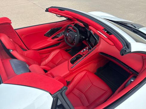 Used 2024 Chevrolet Corvette Stingray Premium Conv w/ Z51 Performance Package RWD image 26
