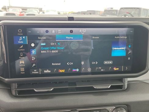 New 2025 Jeep Gladiator Sport image 18