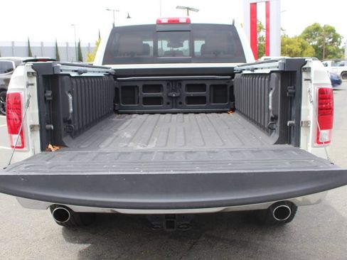 Used 2017 RAM 1500 Laramie w/ Convenience Group AWD/4WD image 10