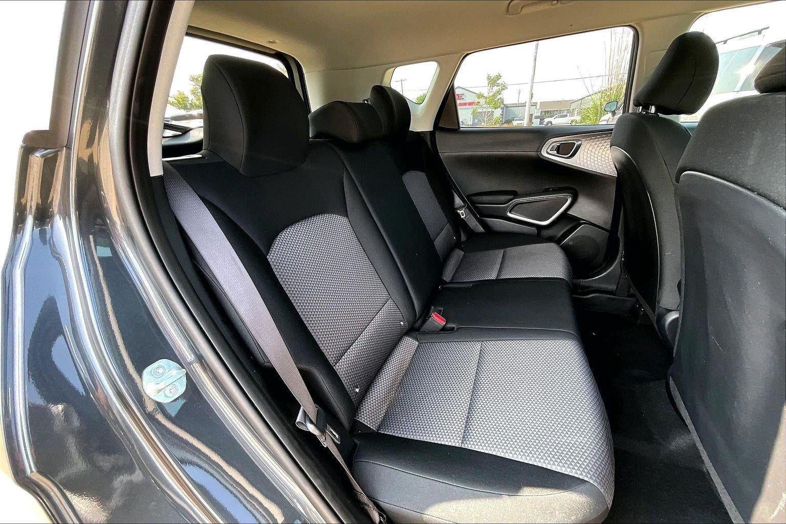 Used 2025 Kia Soul LX w/ LX Technology Package FWD image 23