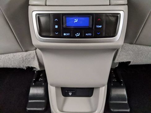 Used 2015 Toyota Highlander Limited w/ Driver Technology Package AWD/4WD image 17